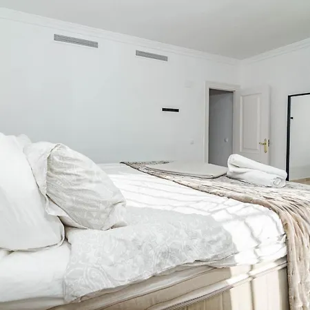Scandinavian Style Townhouse In Aloha Pueblo * מארבלה