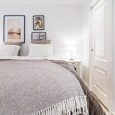 Scandinavian Style Townhouse In Aloha Pueblo בית נופש מארבלה
